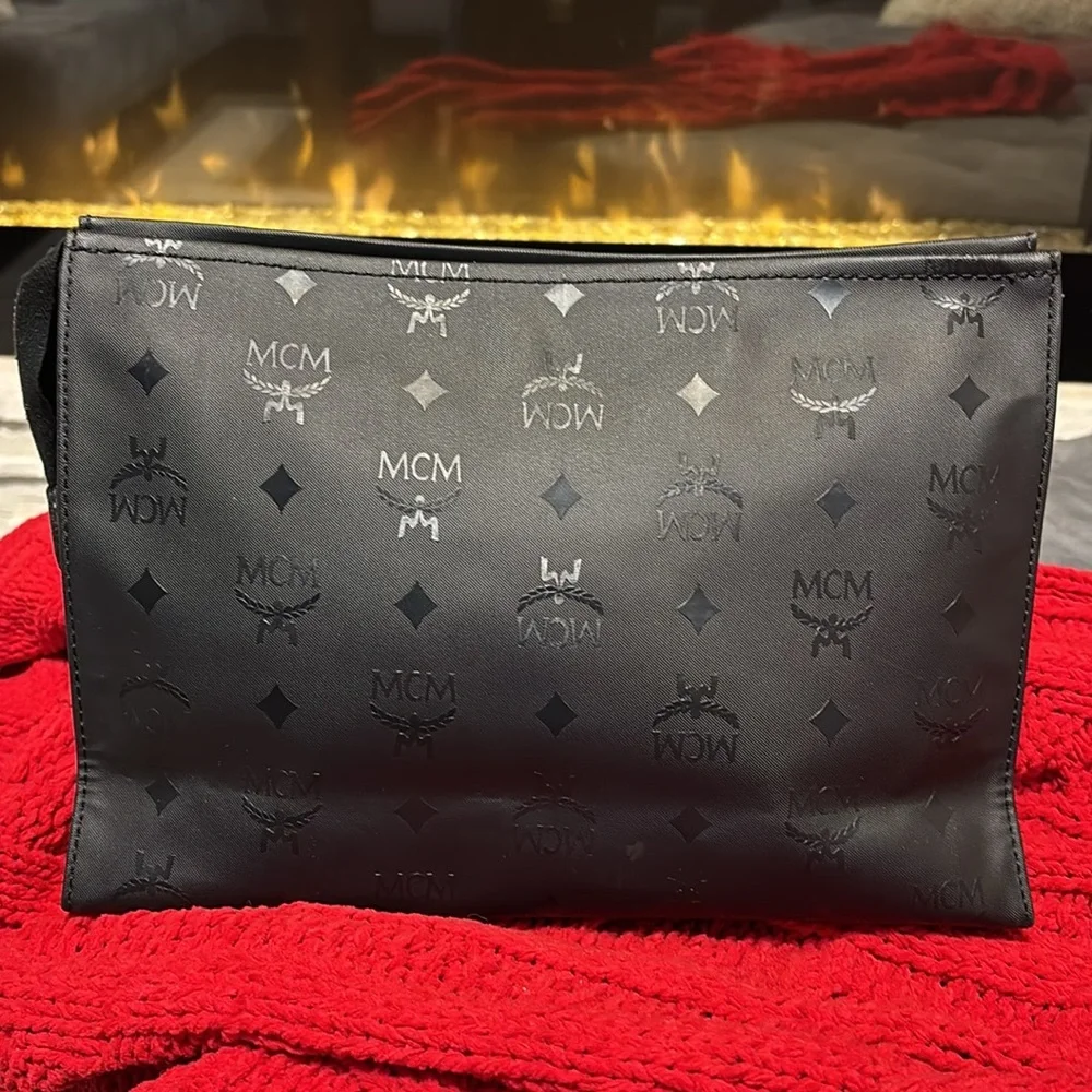 Vintage MCM Visetos Logo Clutch - Picture 2 of 7